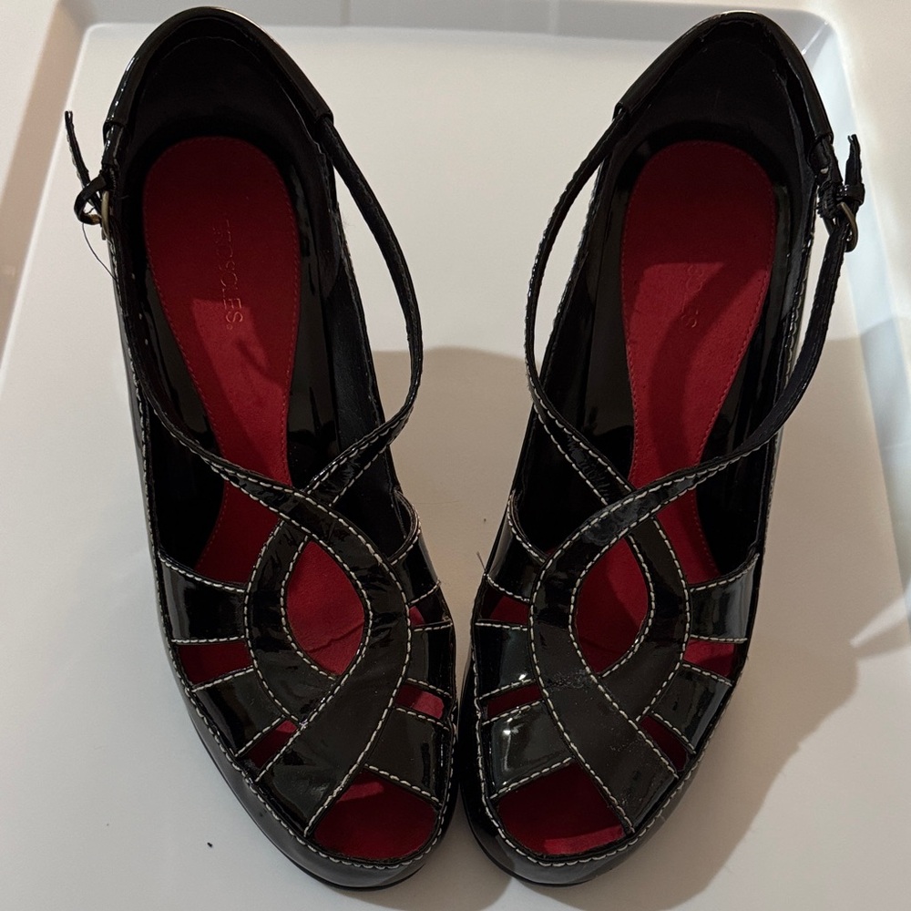 Elegant Black Leather Women's Heels